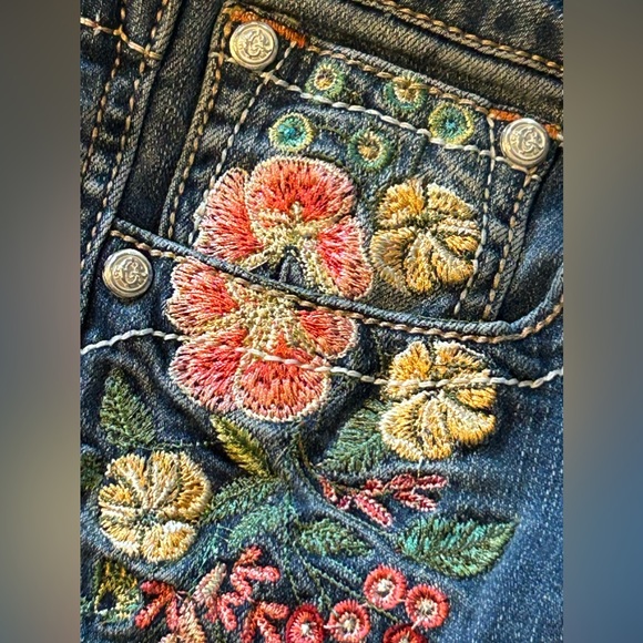 Grace in LA Women's Floral Embroidered Embellished Stonewashed Bootcut Jeans - Picture 3 of 9